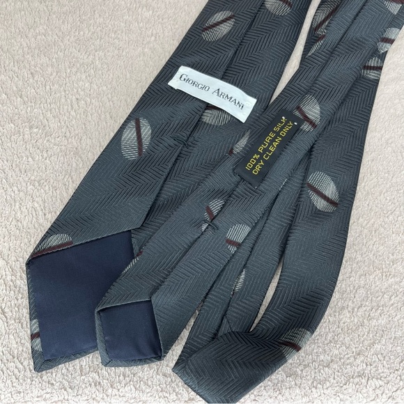 Giorgio Armani 100% Silk Men’s Tie-Gray/Maroon-Luxury-Designer-Businessman-CEO - Picture 4 of 7